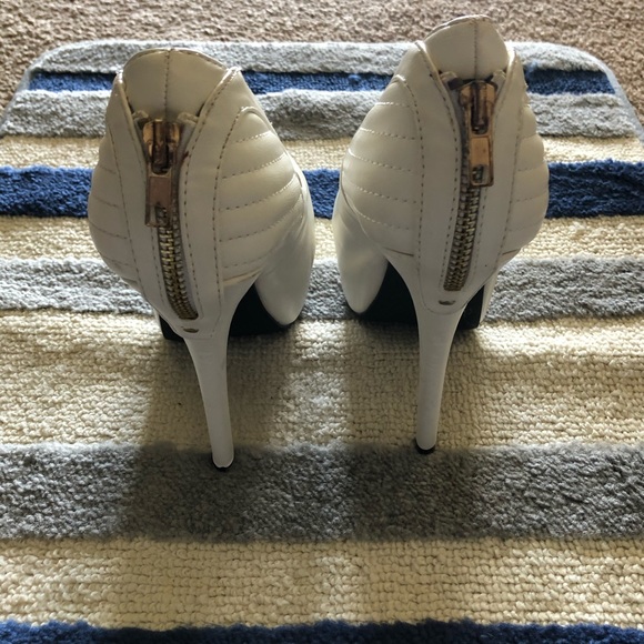 Heels - Picture 2 of 4